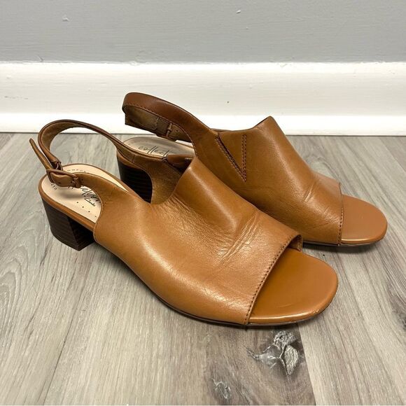 Clarks Sandals Women’s 7W Tan Leather Slingback Peep Toe Heels - Picture 1 of 7